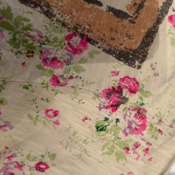 Magnolia Pearl Graphic Heart Top - Picture 4 of 9